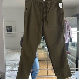 NWT GAP Men’s Drawstring Pants in Olive